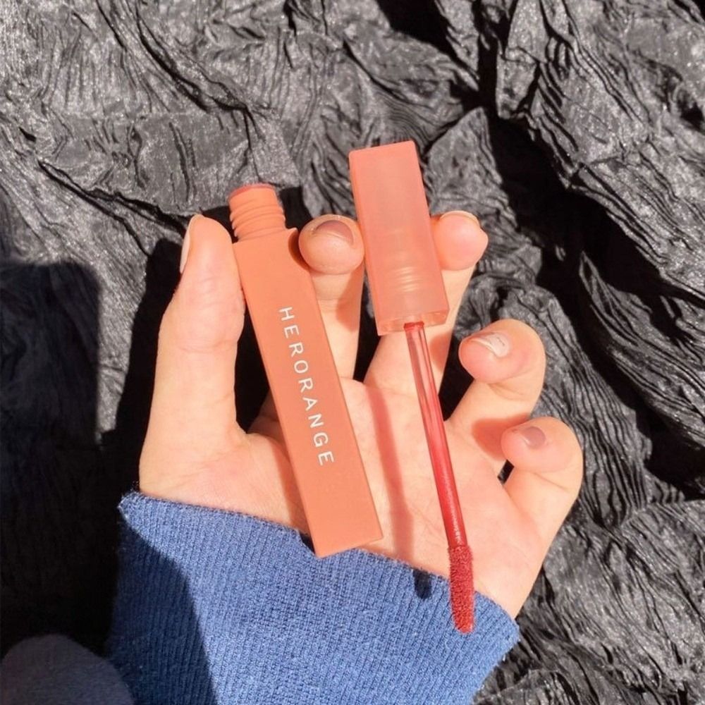 ลิปกลอสเนื้อแมตต์แบบใหม่ เนื้อ - Matte Velvet Lip Tint Long Lasting บทวิจารณ์และราคา